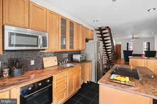 2320 Fitzwater St, Philadelphia, PA 19146 - Photo 10