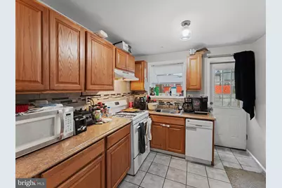1520 S Garnet Street, Philadelphia, PA 19146 - Photo 2