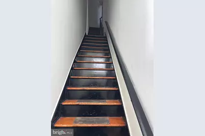 525 W Girard Avenue, Philadelphia, PA 19123 - Photo 2