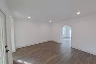 201 Rochelle Ave, Philadelphia, PA 19128 - Photo 4