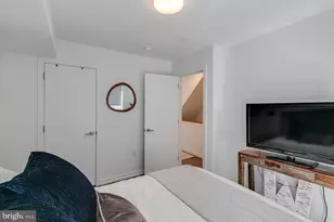 938 N Leithgow St, Philadelphia, PA 19123 - Photo 16