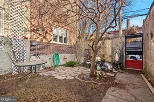 2518 Edgemont St, Philadelphia, PA 19125 - Photo 16