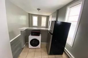 635 W York St, Philadelphia, PA 19133 - Photo 12