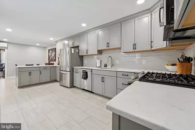 1126 Mount Vernon Street, Philadelphia, PA 19123 - Photo 12