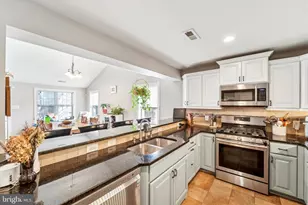 3913 Terrace St, Philadelphia, PA 19128 - Photo 10