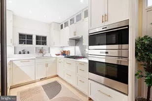 2131 Delancey Pl, Philadelphia, PA 19103 - Photo 16