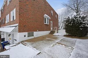 8930 Sylvia Ln, Philadelphia, PA 19115 - Photo 4