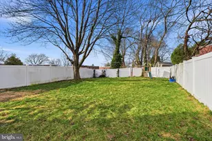 8930 Sylvia Ln, Philadelphia, PA 19115 - Photo 2