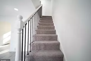 614 E Annsbury St, Philadelphia, PA 19120 - Photo 8