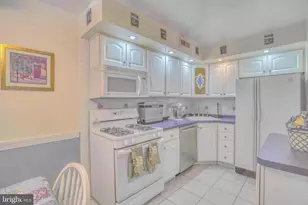 9018 Wesleyan Rd, Philadelphia, PA 19136 - Photo 12