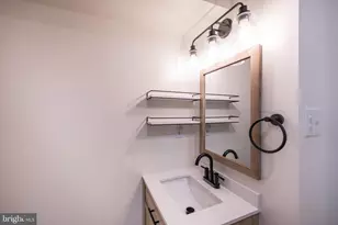 1814 Christian St, Philadelphia, PA 19146 - Photo 6