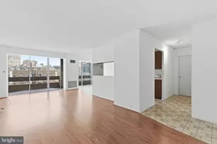 1326 Spruce St, Philadelphia, PA 19107 - Photo 2