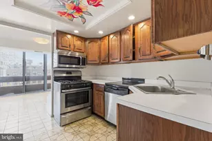 1326 Spruce St, Philadelphia, PA 19107 - Photo 12