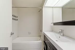 1326 Spruce St, Philadelphia, PA 19107 - Photo 22