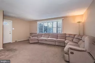 10650 Halstead St, Philadelphia, PA 19116 - Photo 4