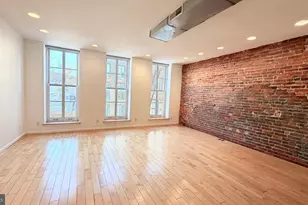 136 N 3rd St, Philadelphia, PA 19106 - Photo 2