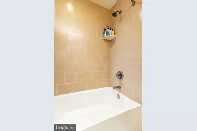 500 Admirals Way #214, Philadelphia, PA 19146 - Photo 16