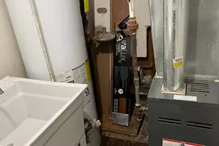 553 Foster St, Philadelphia, PA 19116 - Photo 8