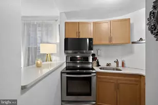 1431 Spruce St, Philadelphia, PA 19102 - Photo 8