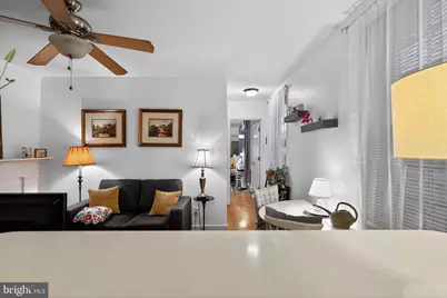 1431 Spruce Street #1R, Philadelphia, PA 19102 - Photo 4