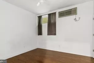 1637 Poplar St, Philadelphia, PA 19130 - Photo 4