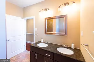 2107 Carpenter St, Philadelphia, PA 19146 - Photo 8