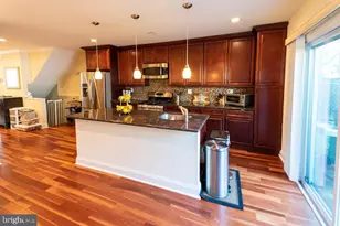 2107 Carpenter St, Philadelphia, PA 19146 - Photo 2