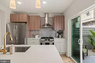 1031 Mercy St, Philadelphia, PA 19148 - Photo 12