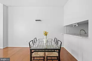 315 New St, Philadelphia, PA 19106 - Photo 8