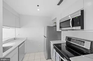 315 New St, Philadelphia, PA 19106 - Photo 10