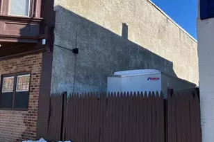 611 S 52nd St, Philadelphia, PA 19143 - Photo 4