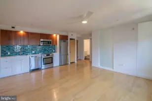 152 W Laurel St, Philadelphia, PA 19123 - Photo 4