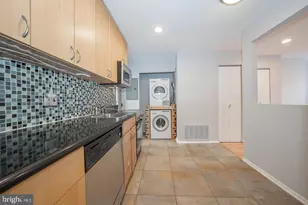 676 N 15th St, Philadelphia, PA 19130 - Photo 8