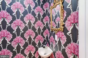 1935 Cambridge St, Philadelphia, PA 19130 - Photo 14