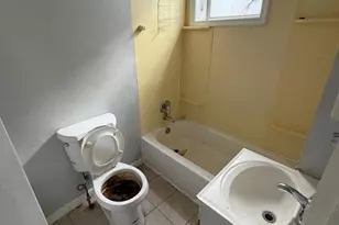 1639 S LeCount St, Philadelphia, PA 19145 - Photo 6