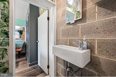 1360 E Susquehanna Avenue, Philadelphia, PA 19125 - Photo 18