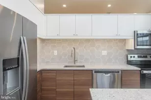 315 New St, Philadelphia, PA 19106 - Photo 8