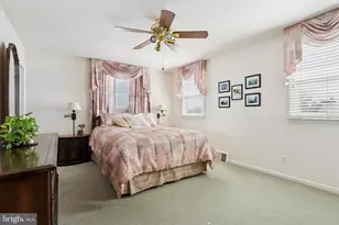 9204 Burbank Rd, Philadelphia, PA 19115 - Photo 16