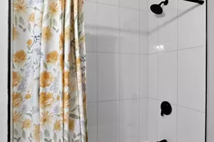 2002 Laveer St, Philadelphia, PA 19138 - Photo 16