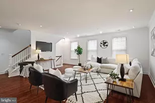 303 Surgeon Generals Ct, Philadelphia, PA 19146 - Photo 2