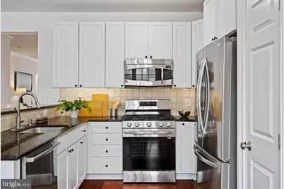 303 Surgeon Generals Court, Philadelphia, PA 19146 - Photo 10