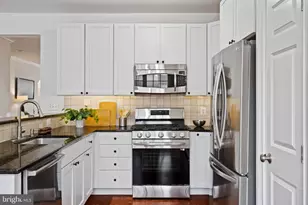 303 Surgeon Generals Ct, Philadelphia, PA 19146 - Photo 10