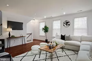 303 Surgeon Generals Ct, Philadelphia, PA 19146 - Photo 4