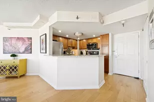 2001 Hamilton St, Philadelphia, PA 19130 - Photo 6