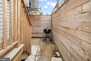 2109 Pierce St, Philadelphia, PA 19145 - Photo 10