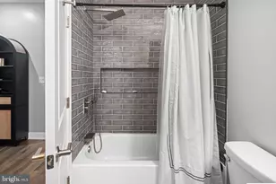 2109 Pierce St, Philadelphia, PA 19145 - Photo 16