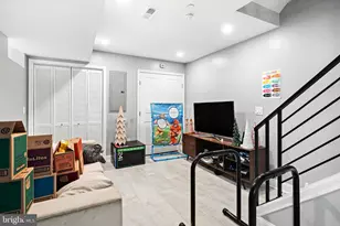 2109 Pierce St, Philadelphia, PA 19145 - Photo 12