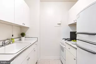 210 Locust St, Philadelphia, PA 19106 - Photo 2