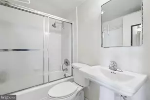 210 Locust St, Philadelphia, PA 19106 - Photo 4