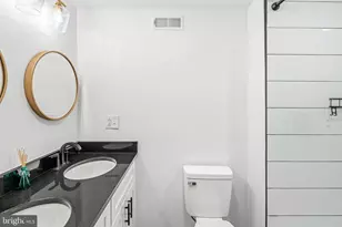 2426 S Alder St, Philadelphia, PA 19148 - Photo 12